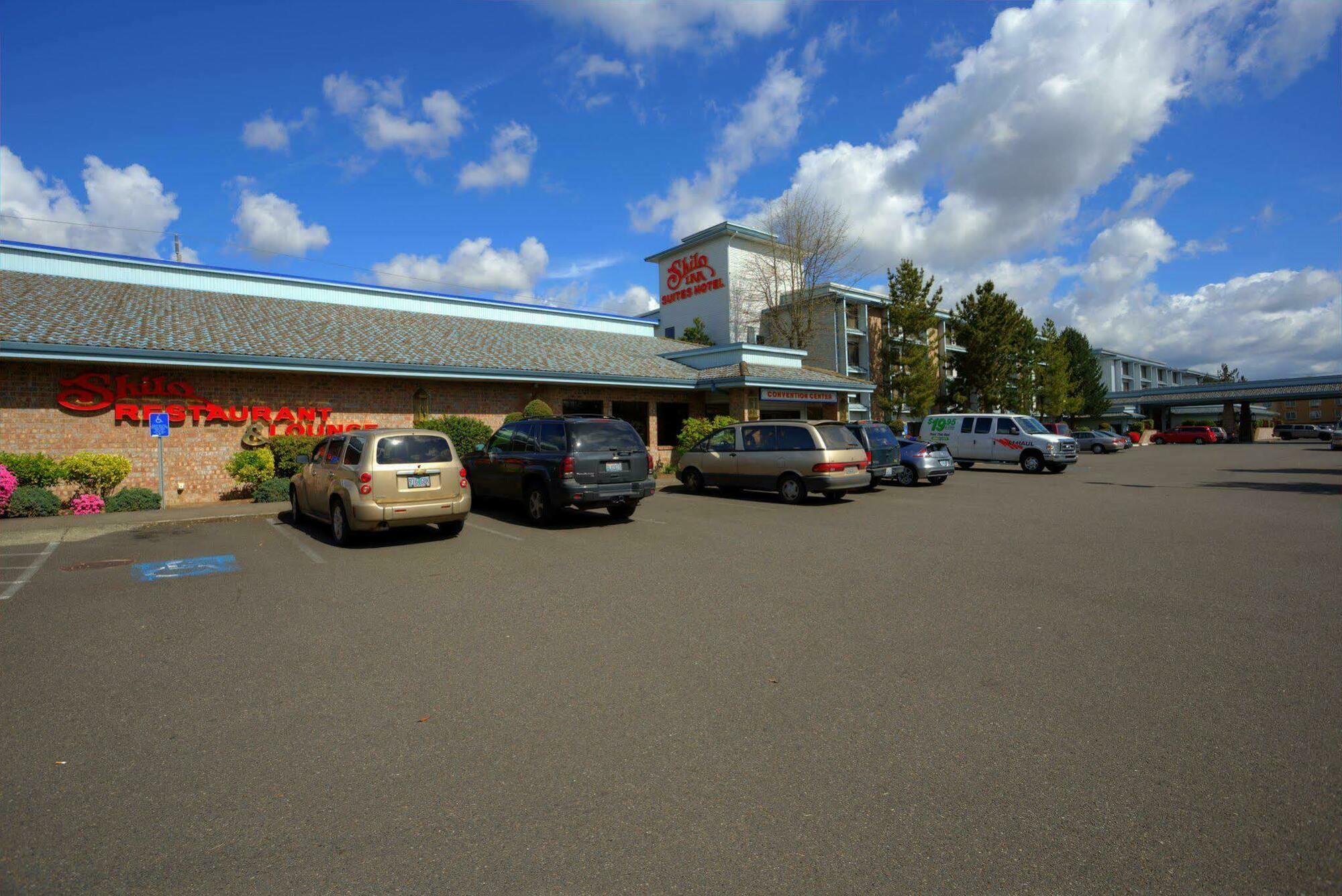 Sojourn Suites Portland Airport Exterior photo